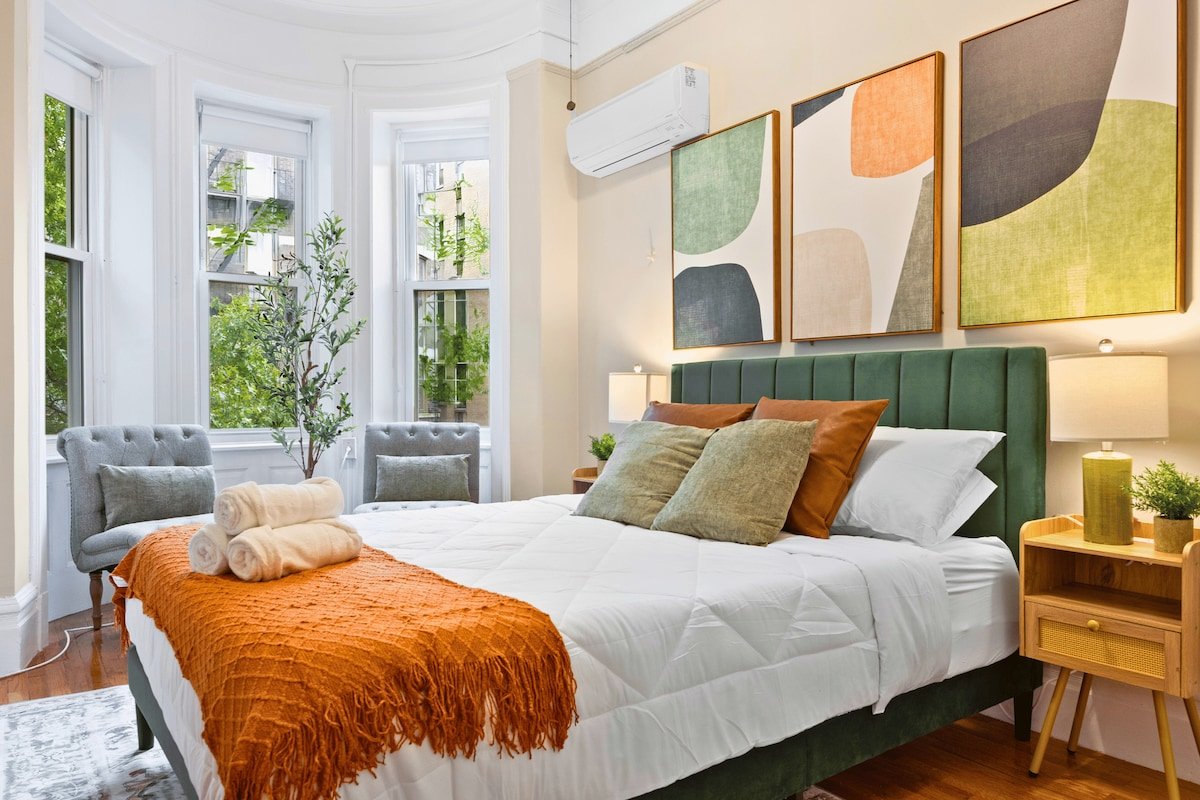 Artful 3BDR: Near Subway, Stadium + Private Patio gallery image 2