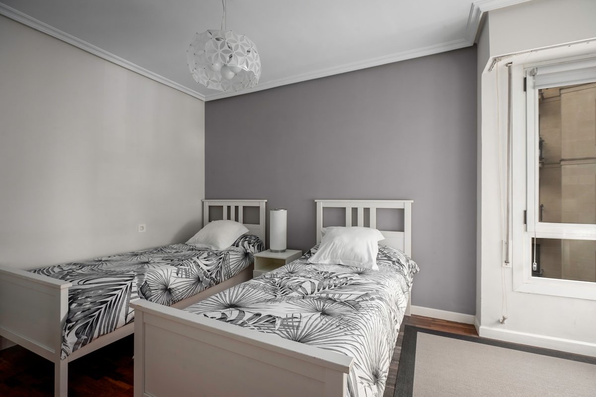 Gran piso en Gros, centrico y posibidad de parking gallery image 5