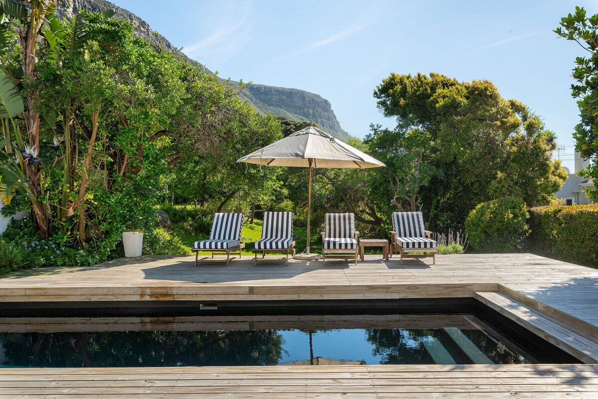The Rafters Villa I Kalk Bay I HotTub I Sea Views gallery image 3