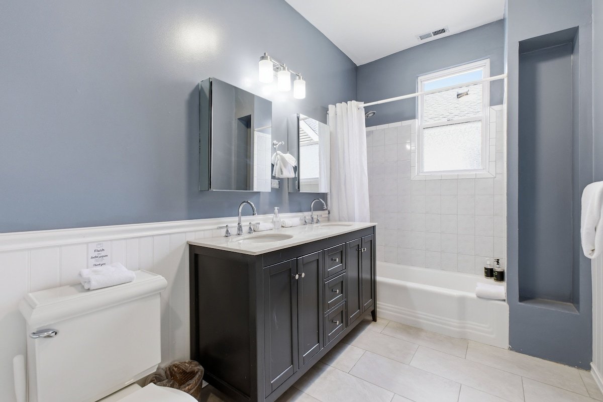 Warm & Comforting 4br/2ba In Andersonville gallery image 5