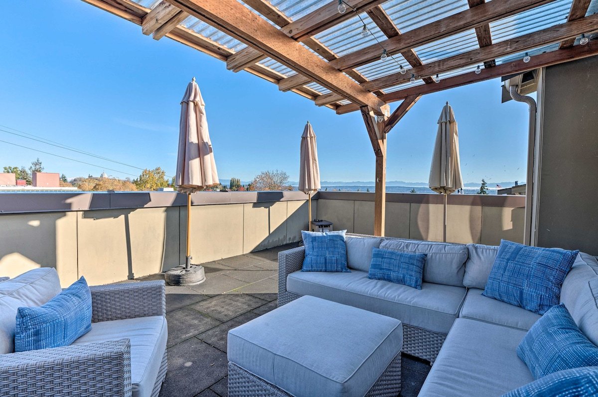Upscale Townhome w/Roof Deck Views of Cascades gallery image 2
