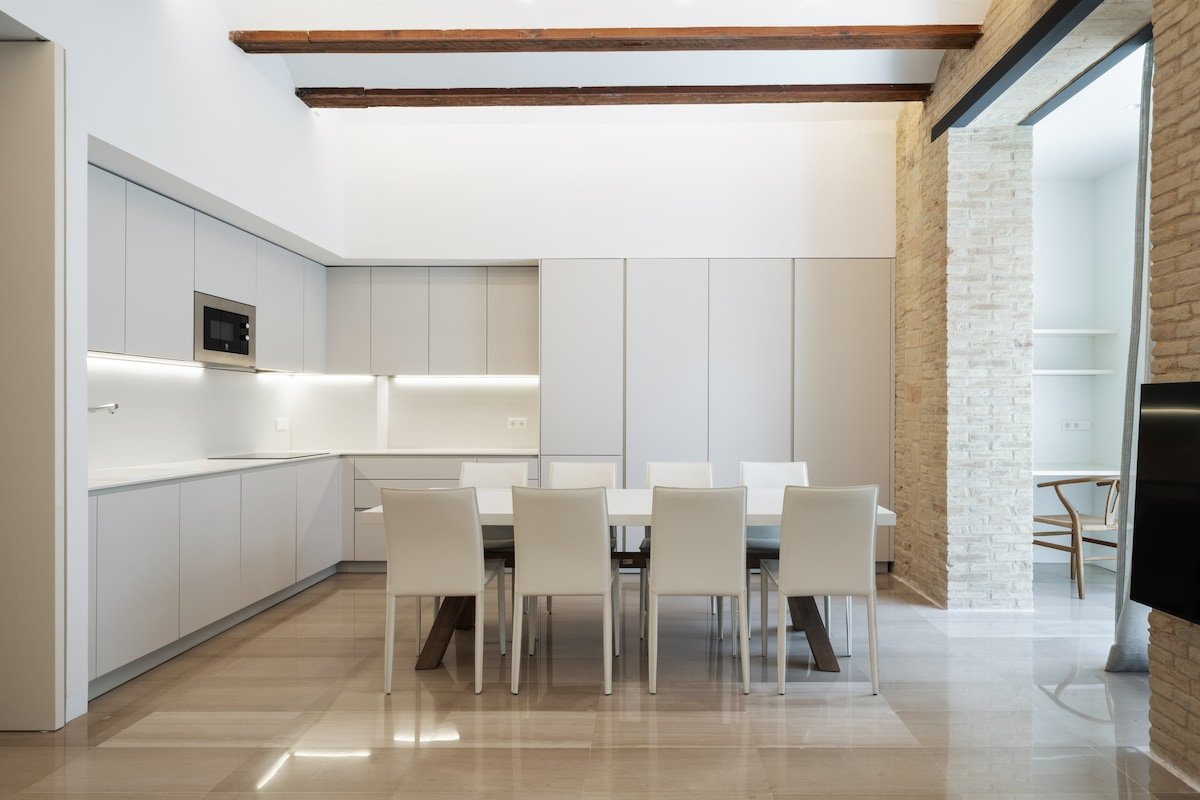 Prime location, sunny terrace 4B-4Bath gallery image 5