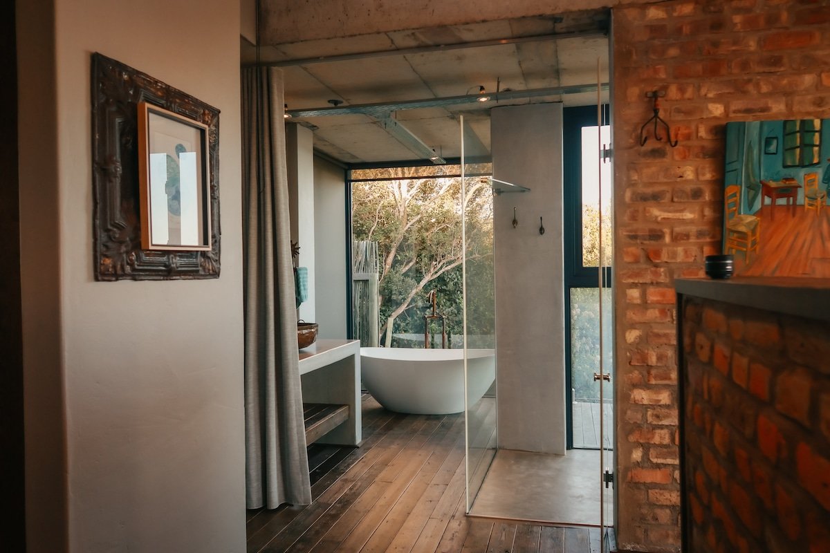 Victoria Bay Lookout Villa gallery image 2