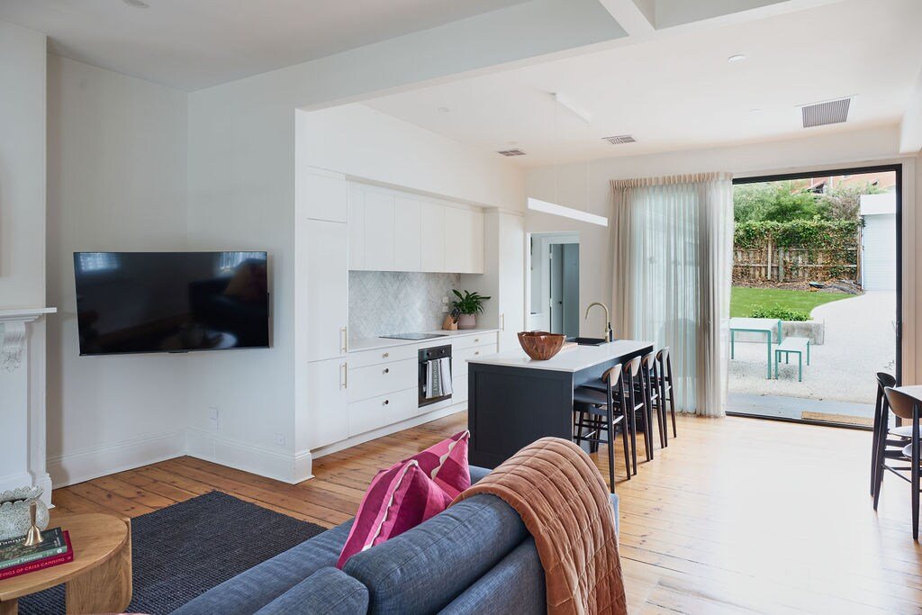 Light, Central & Spacious | Parking Included gallery image 2