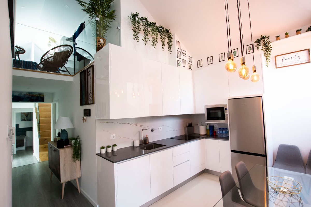 LUXURY PENTHOUSE – River Gallery Art – View&Center