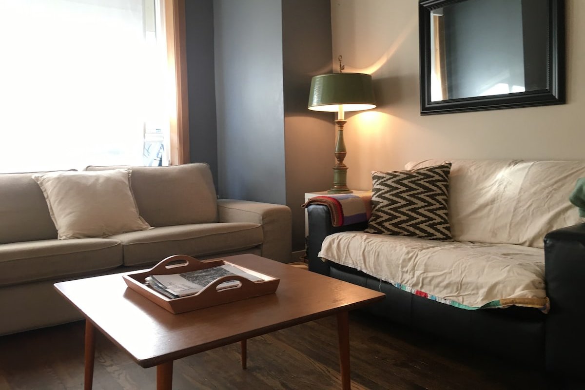 Toronto Home With a View gallery image 4