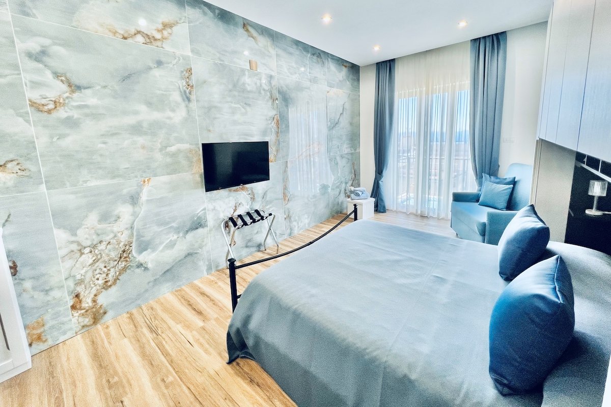 Struttura Panoramica con Vista Mare e sulla Città gallery image 3