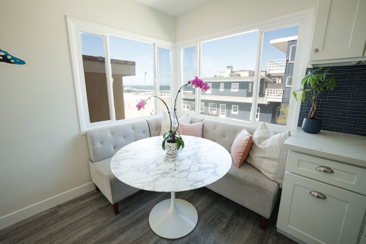 Beachfront Retreat | Luxe Views w/ Parking gallery image 4