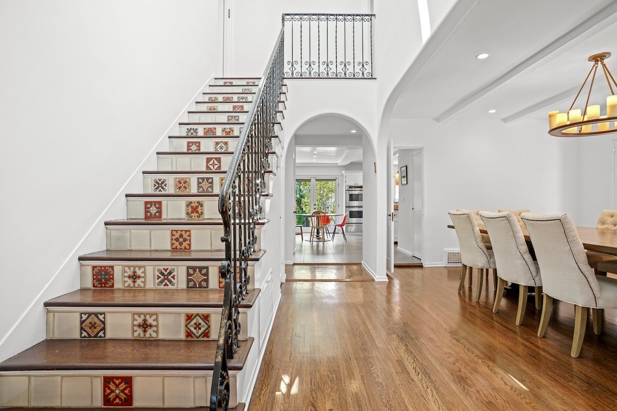 Casa Bonita: Santa Monica Lux, Hot Tub, Backyard gallery image 5