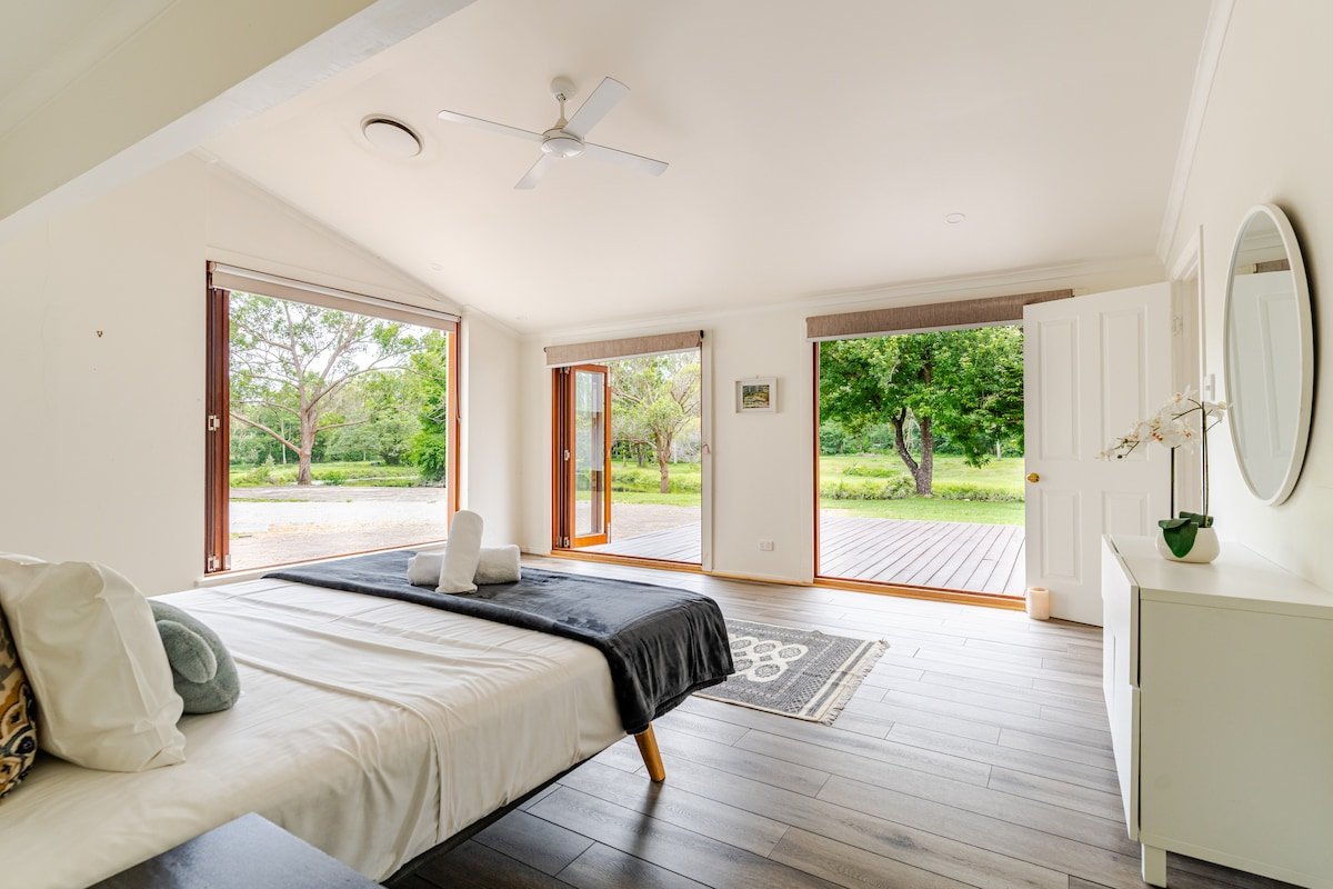 Summer house•Private Lake•Air-Conditioned Retreat gallery image 3