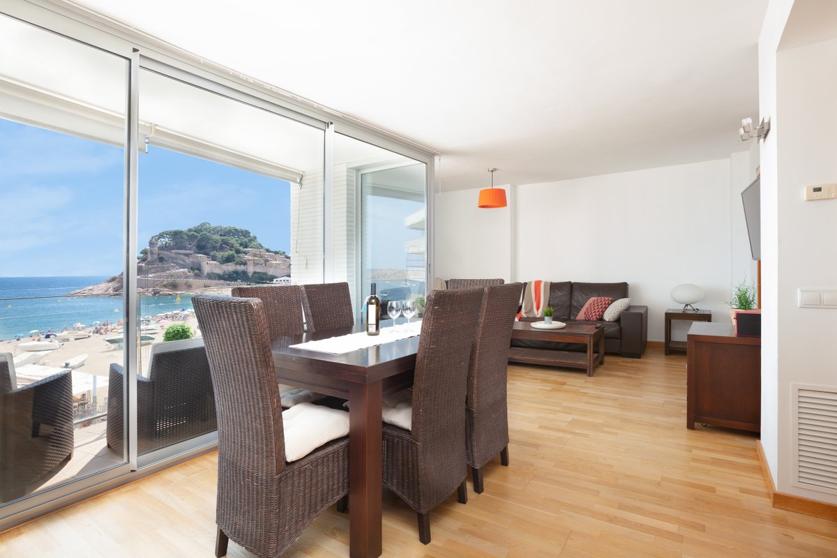 AMAZING FRONT SEA VIEWS APARTMENT