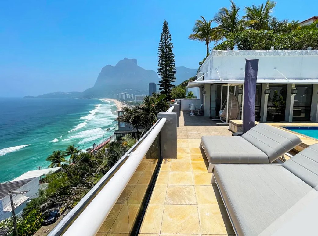 900 sqm 6BR Oceanfront Villa