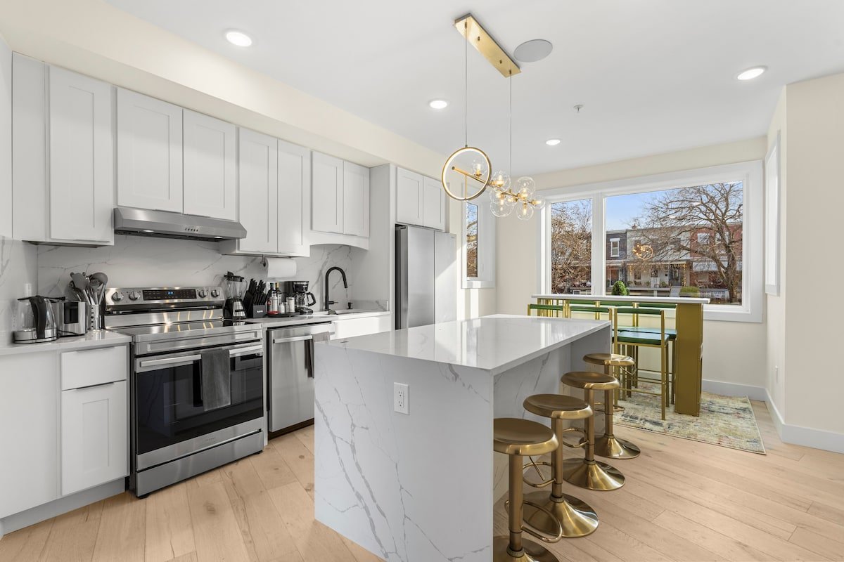 Townhouse at Capitol Hill 2 with Roof Top Discount gallery image 5