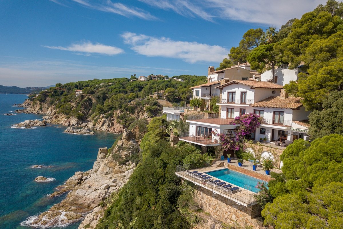 ★ CoastalVillas – Villa Mar Blau ★ on the sea! gallery image 4