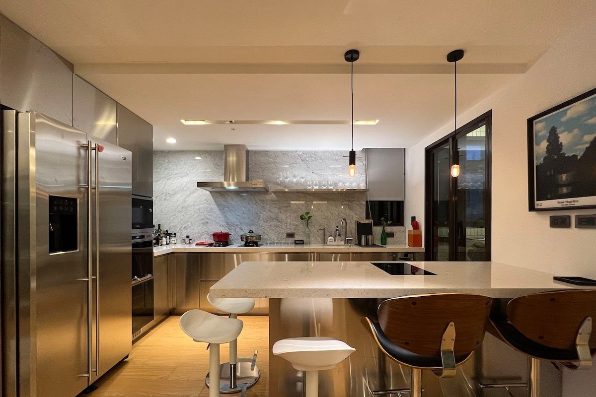 Designer apt in the heart of Taipei City gallery image 5