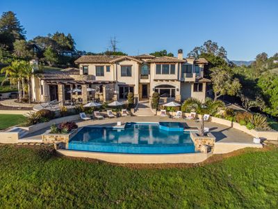 Soquel Villa | infinity pool, spa & movie theater