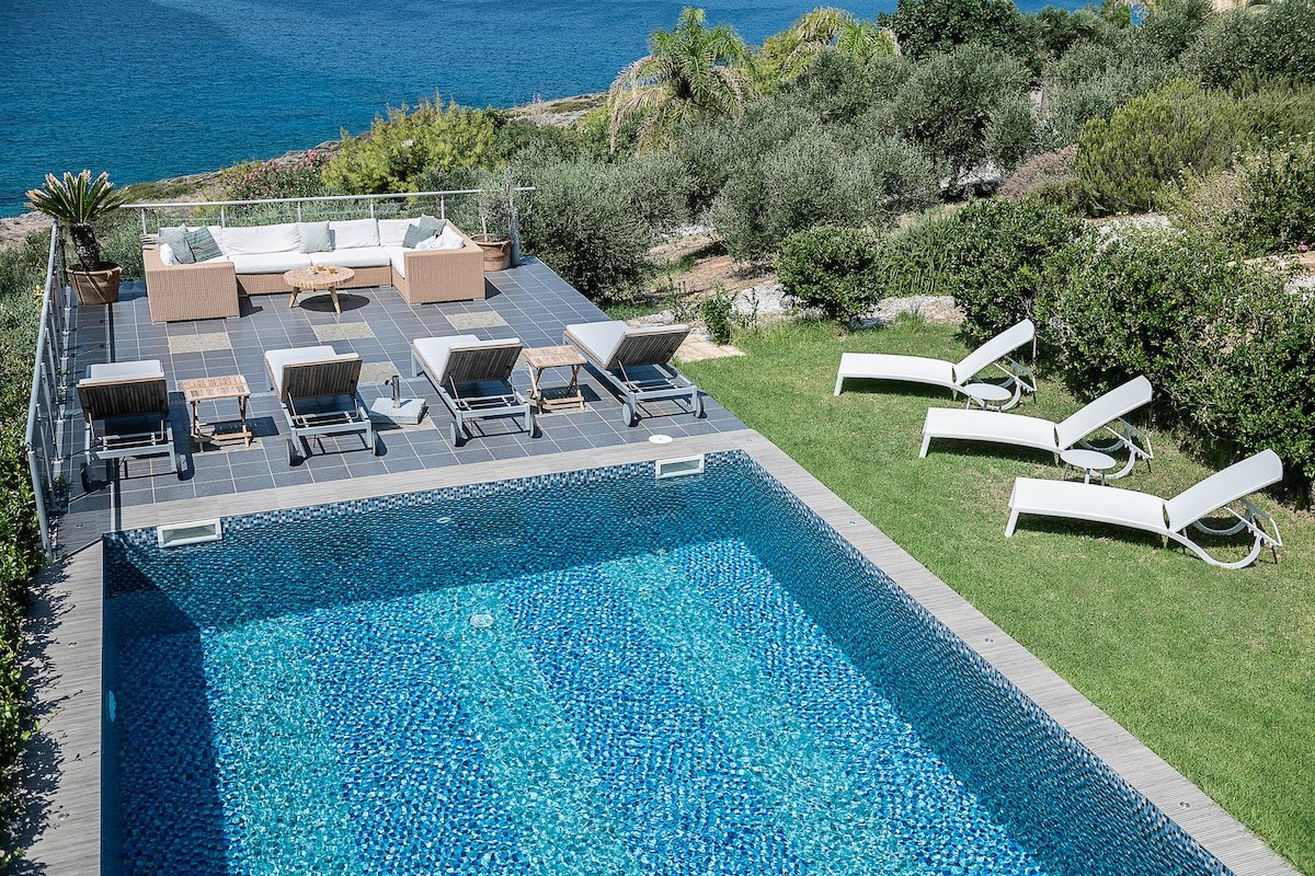 Emilia Vila Seafront View Sunset Beach Tennis Pool gallery image 2