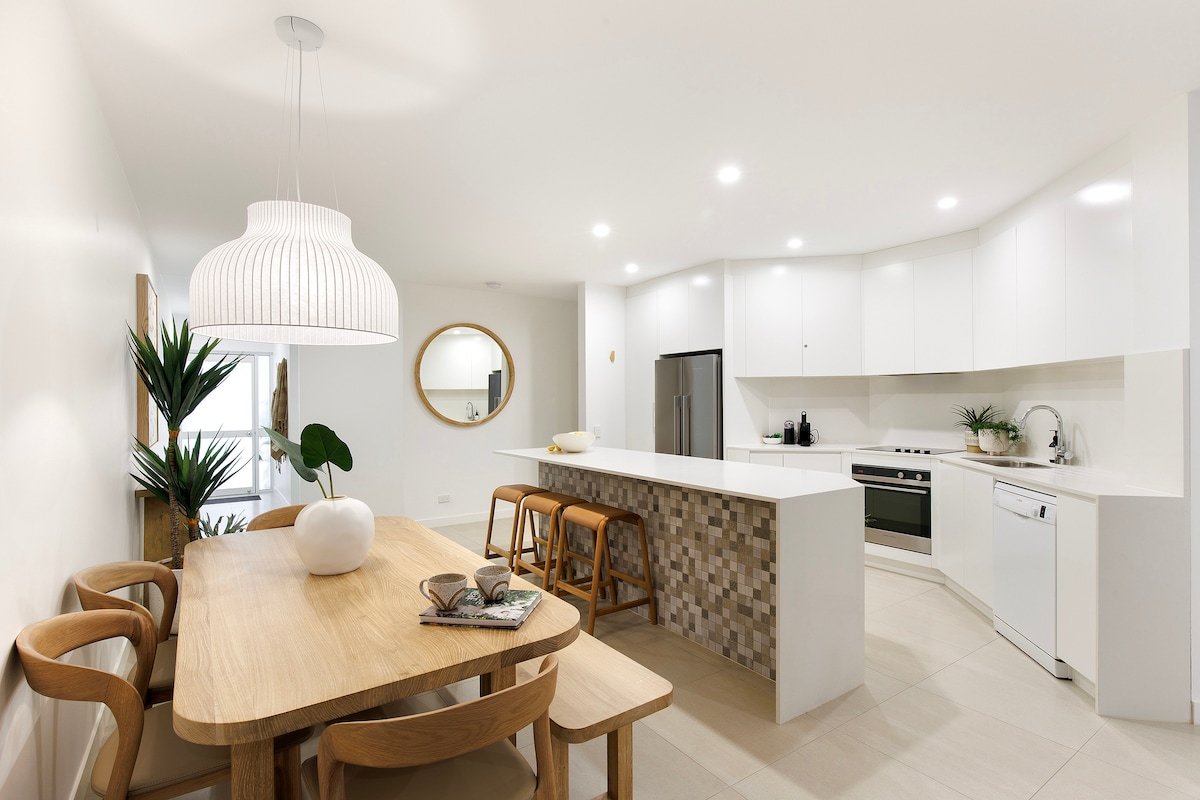 Lush Little Cove, Steps to Hastings St, Main Beach gallery image 4