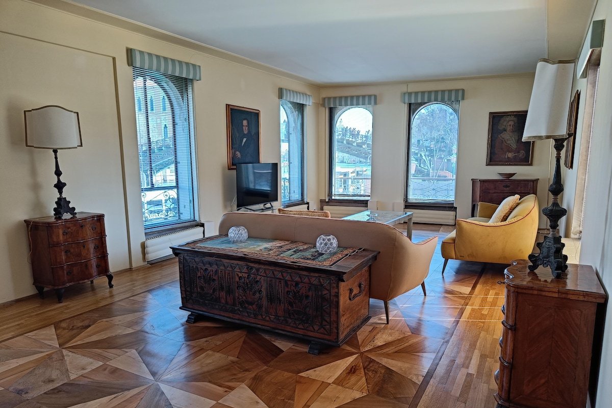 Querini Palace, fascinating view on Grand Canal gallery image 2