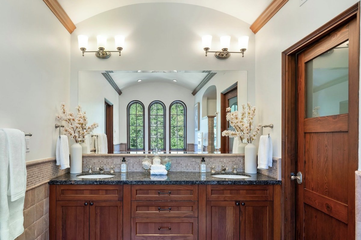 Napa Stone Estate – 40 Acres, Heated Pool, & Views gallery image 5