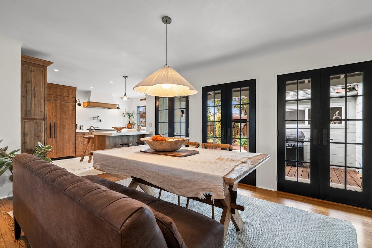 Relaxing Beach House: 1 min to Privates Beach gallery image 5