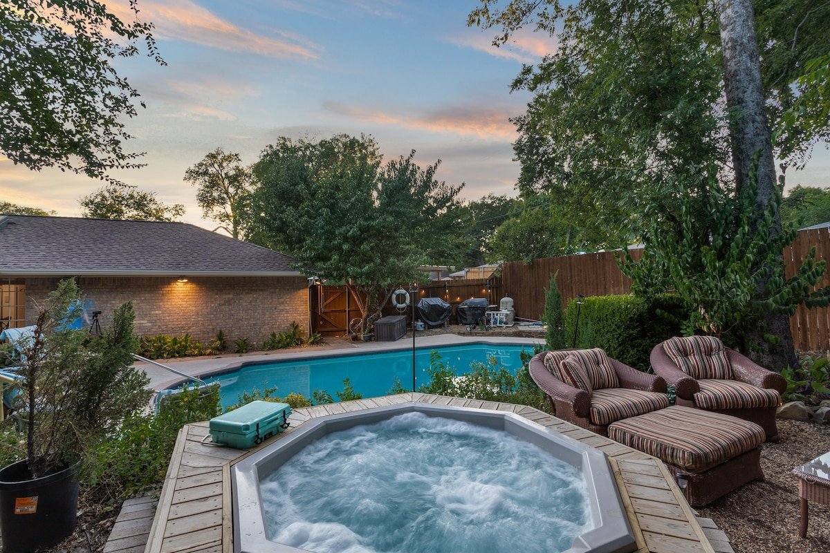 Two Houses within 1 Mile w/ 8 BR 5 BA 2 Pools/Spas gallery image 4