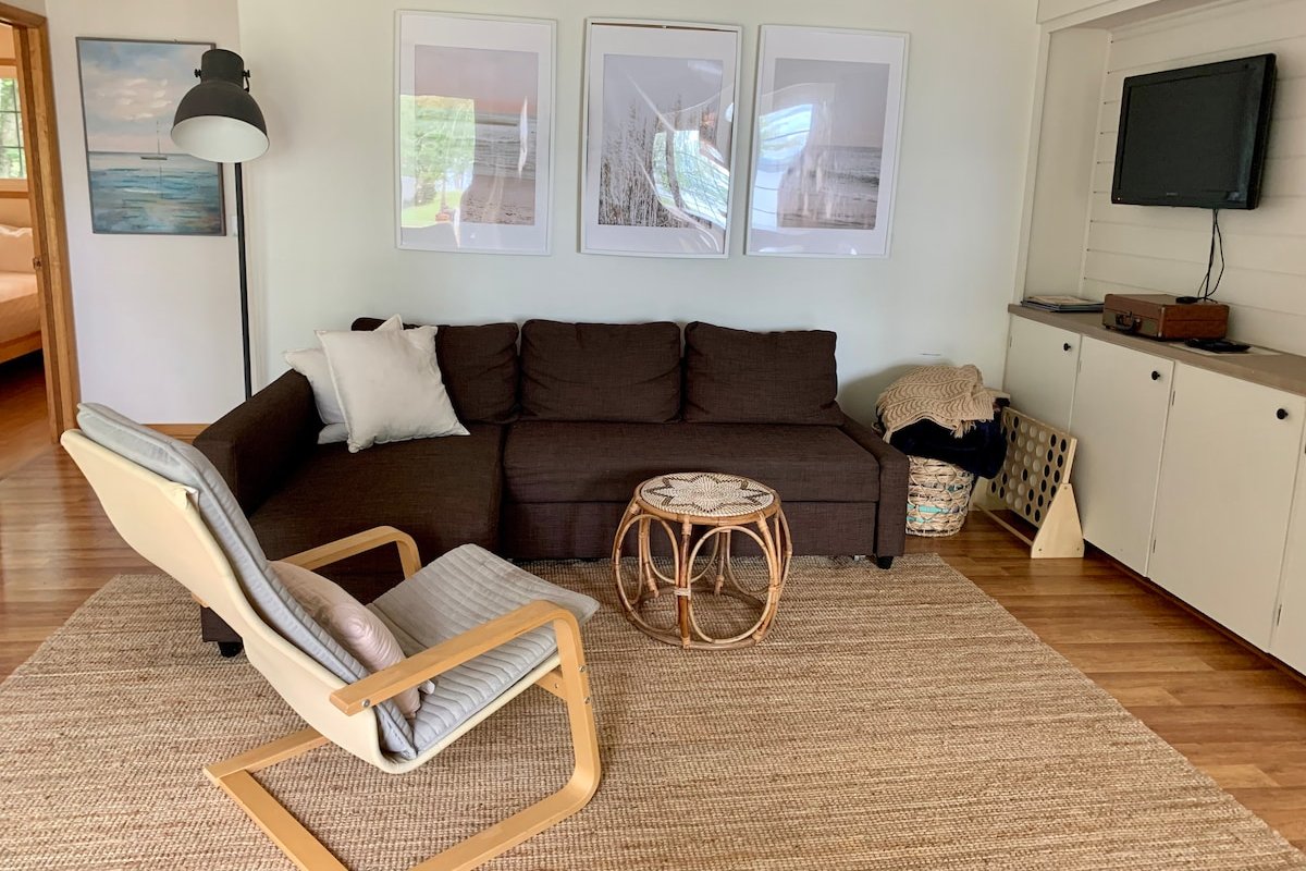 Waterfront cottage on beautiful Grand Lake,NB gallery image 4