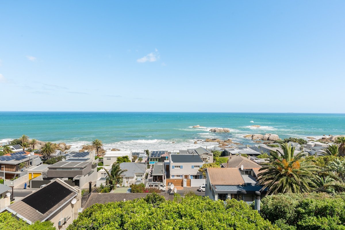 Stay Sensational – Charming Camps Bay Villa gallery image 3