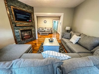 *The Allen House* Gorgeous Apartment – Sleeps 8