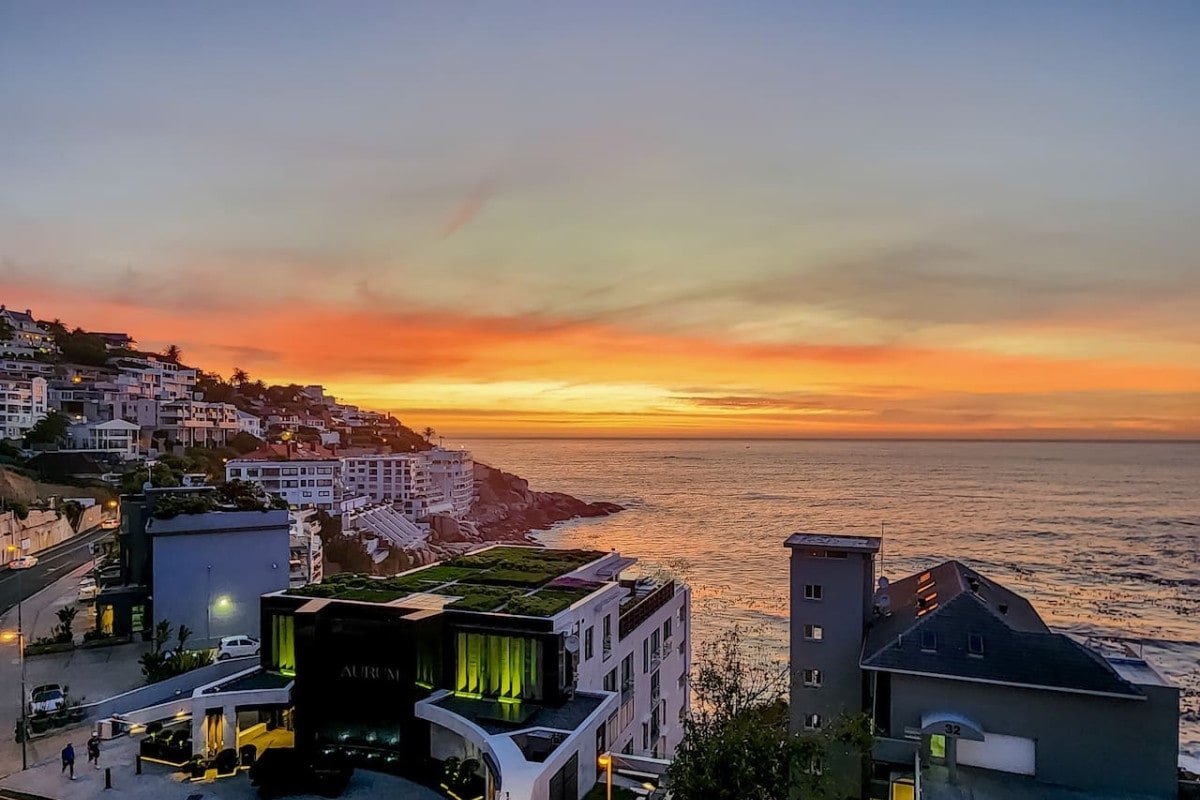 Exquisite luxury In Bantry Bay With Pool gallery image 3