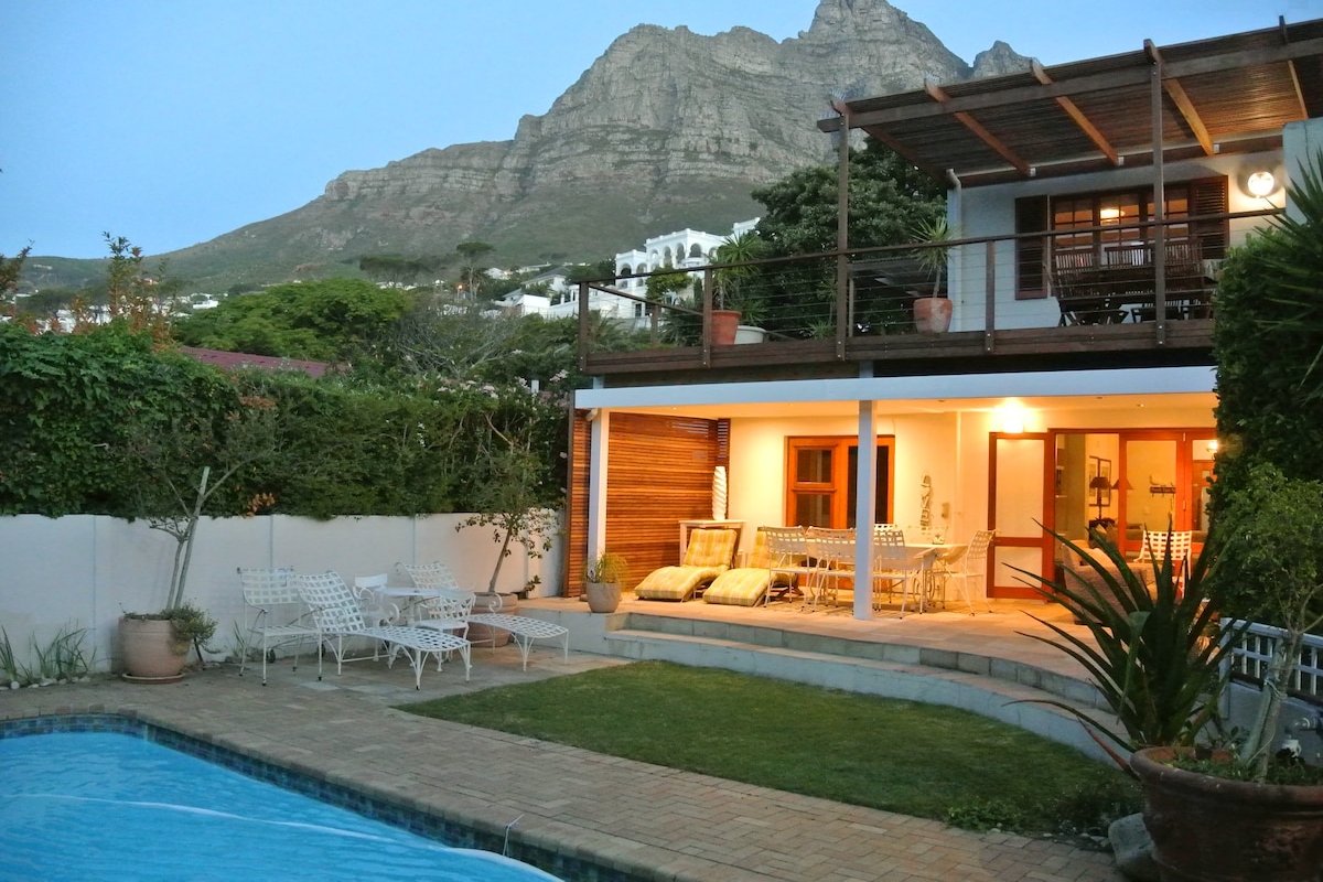 Camps Bay Luxury Villa walk to beach in 2 mins. gallery image 3