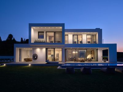 Omnia Seafront luxury Villa (5 bedroom)