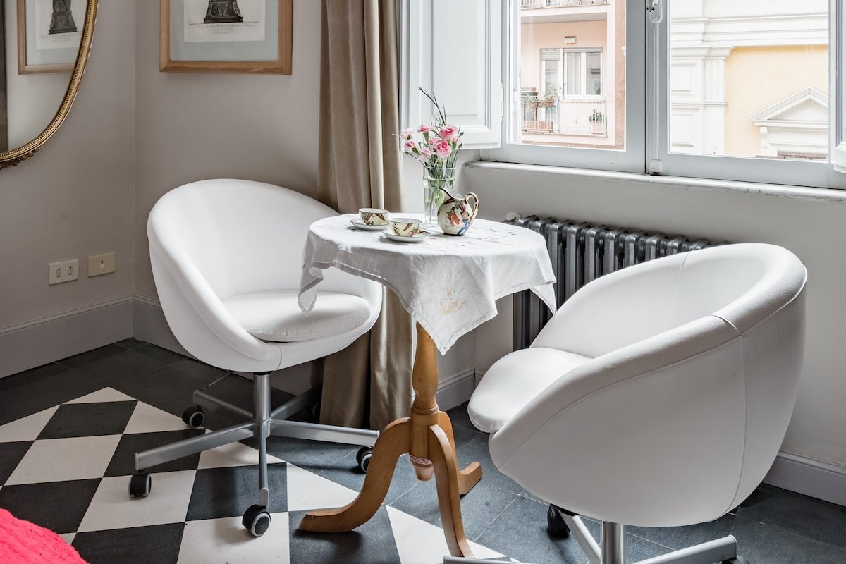 Il Colosseo a due passi in edificio del Novecento gallery image 4