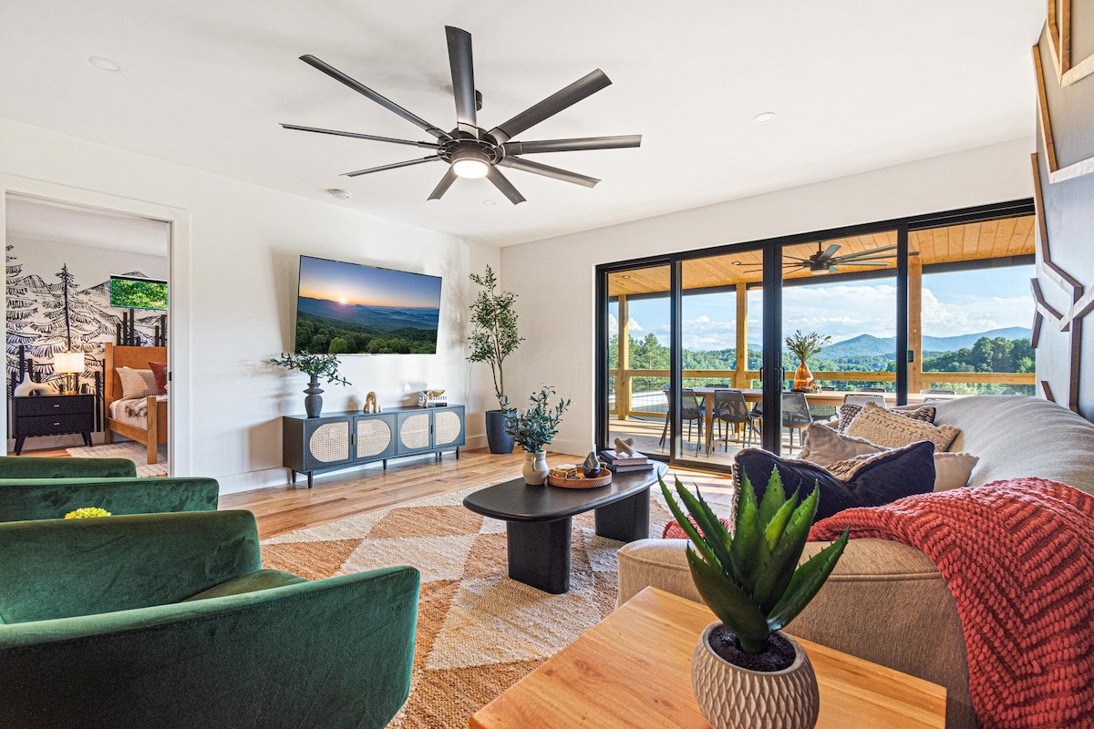 Symphony of Luxury near AVL |Power, Water, Intern gallery image 4