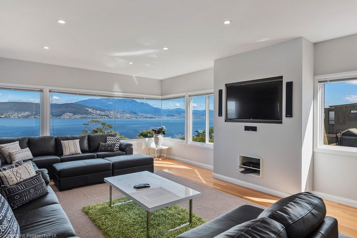 Oceana Escape panoramic views luxury and space