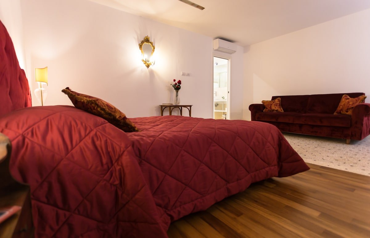 Ca’ Nal – GONDOLA – S.Mark -Rialto gallery image 5