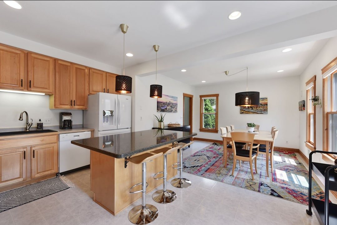 Art Gallery House in NE Arts District gallery image 2