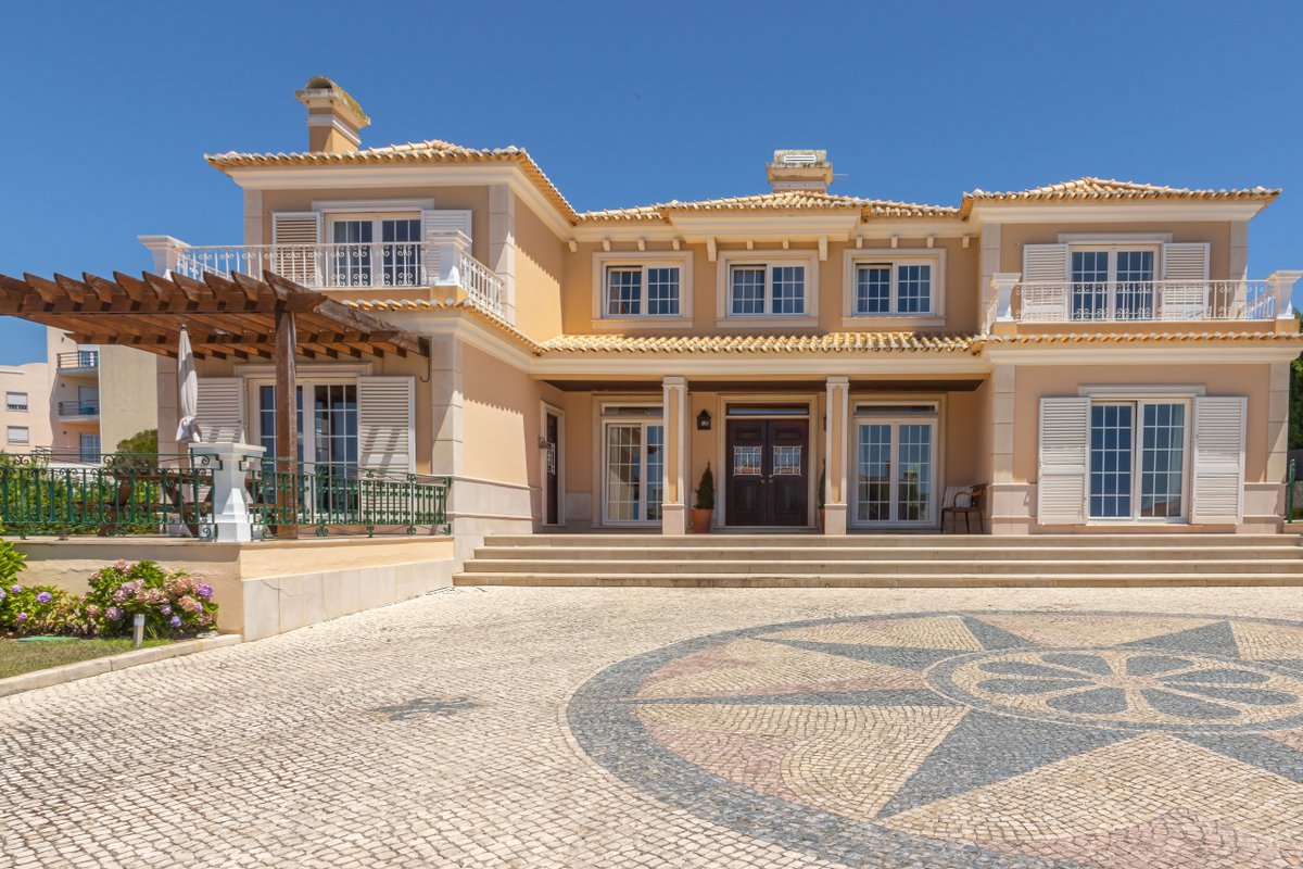 Vila Martinho by Hopstays | Pool and Sea View