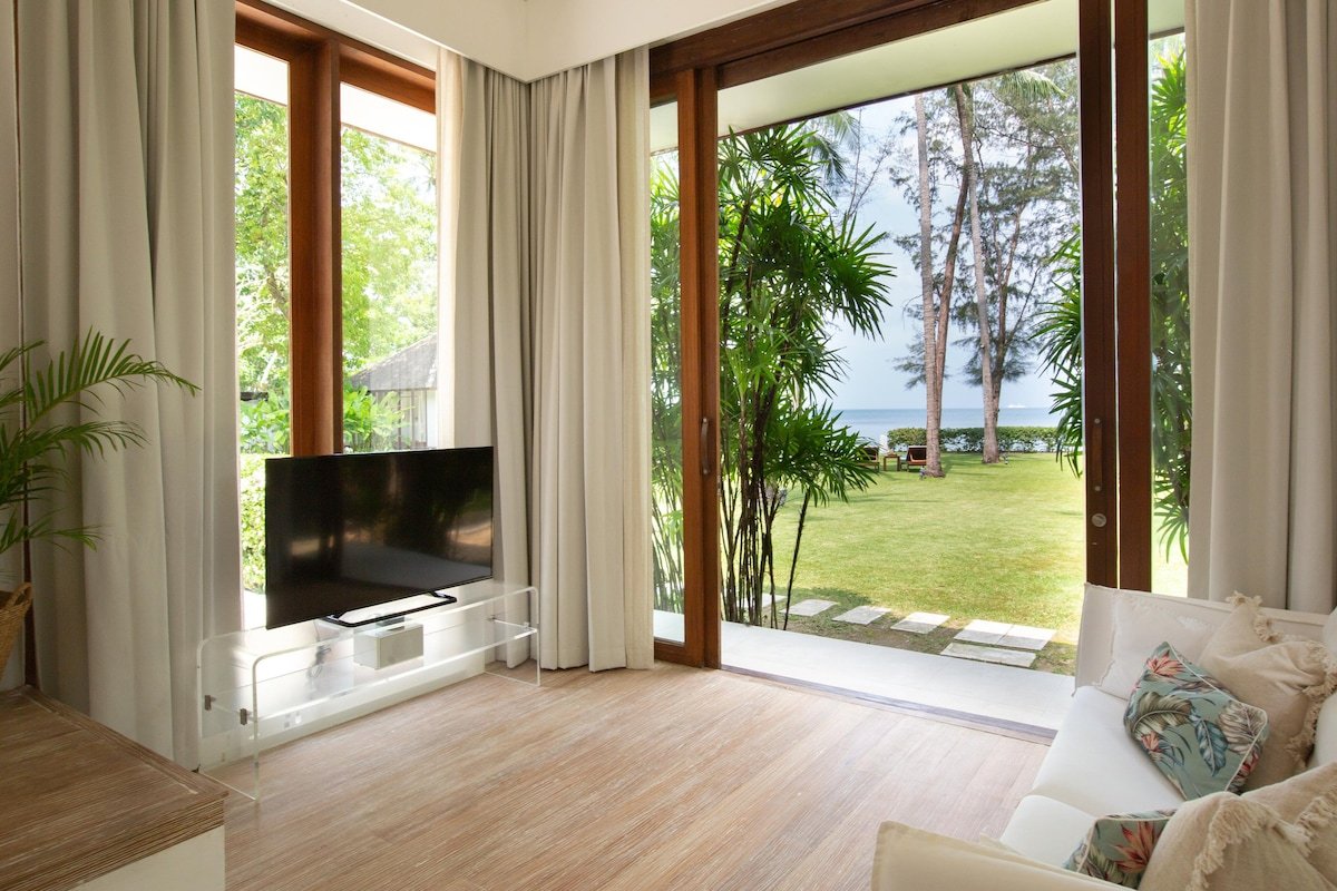 Ban Suriya: Full Service, Beachfront, Spa gallery image 2