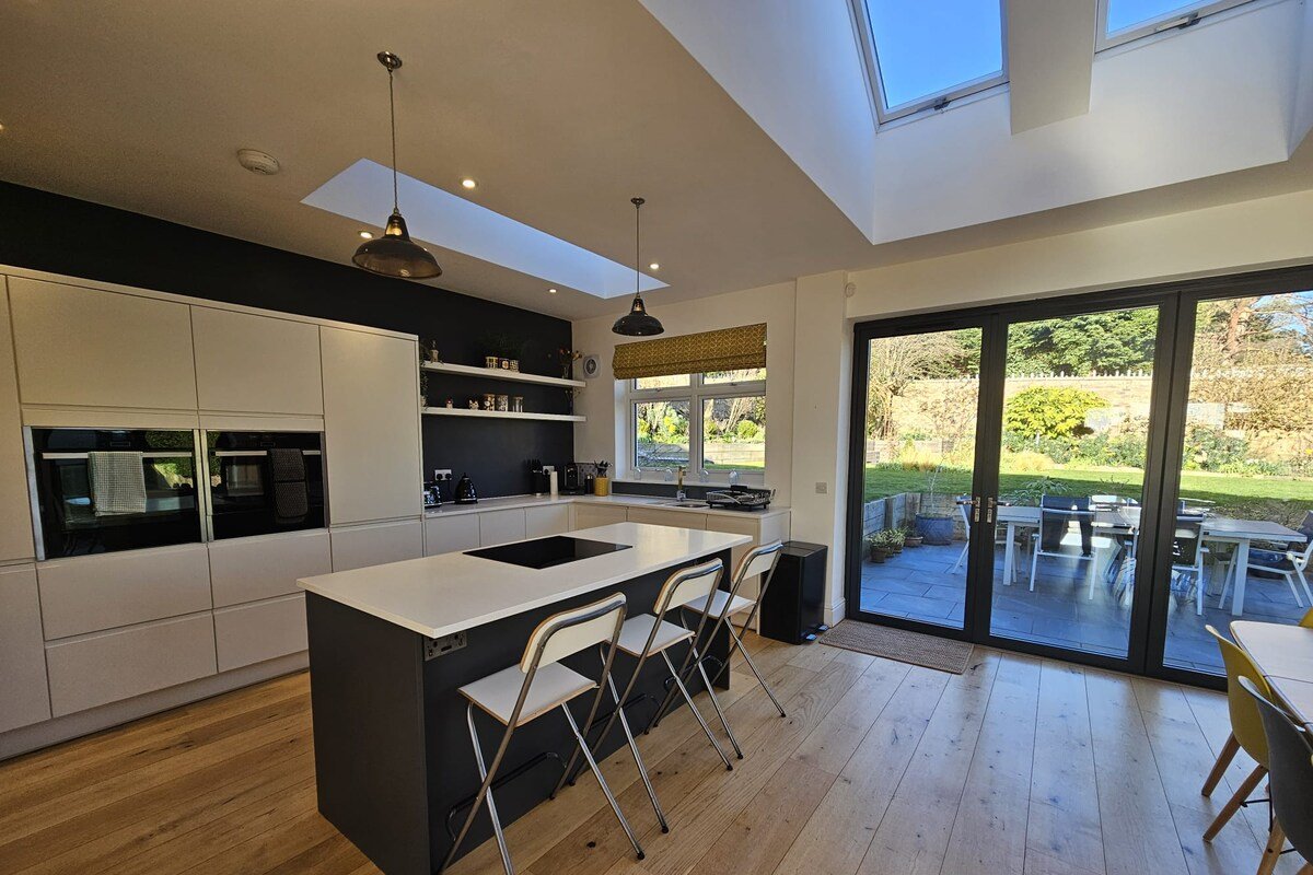 Kaimes Bright Garden Getaway gallery image 5