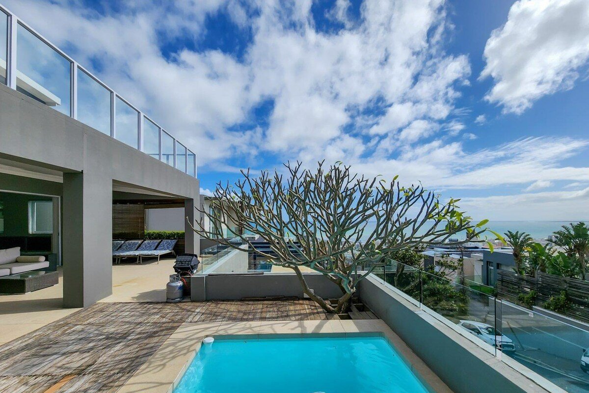 Sublime Seascapes gallery image 3