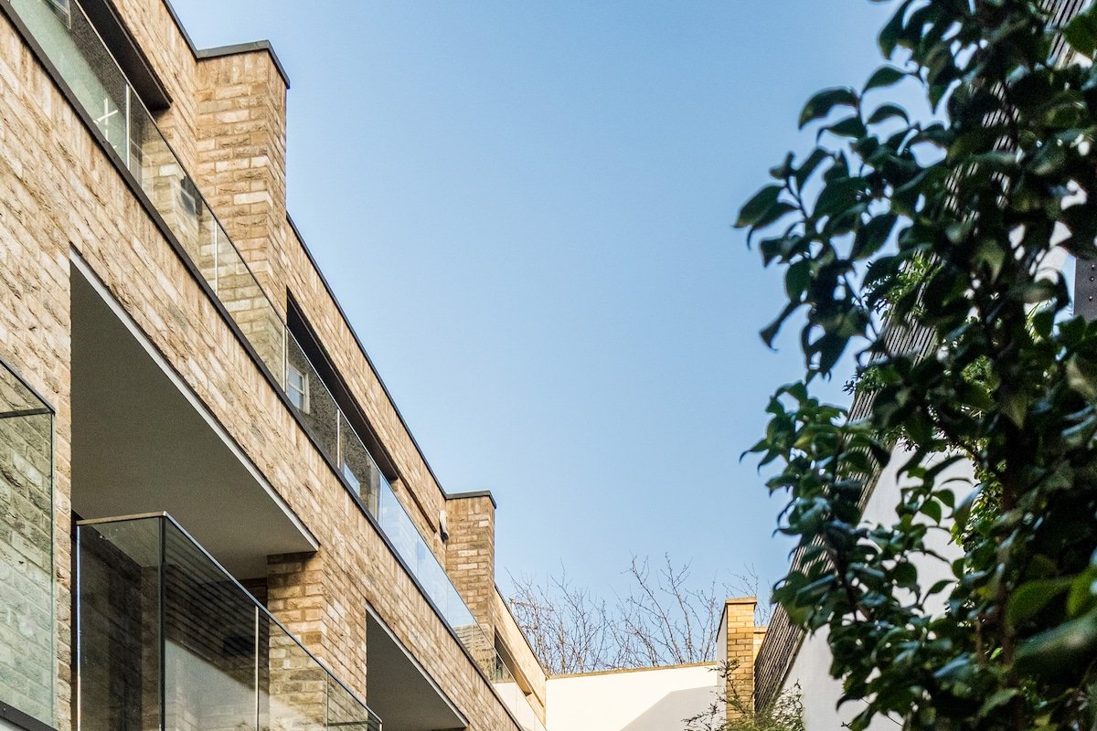 Stylish Notting Hill Home with AC and Cinema Room