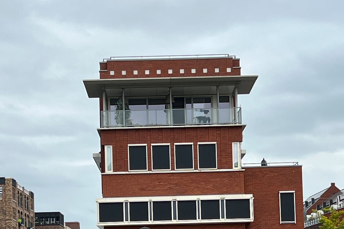 Luxurious family canal house in centre of A-Dam gallery image 4