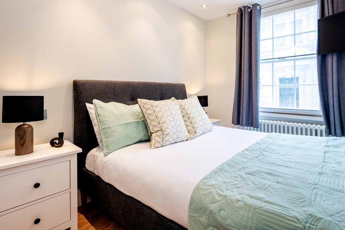 Superb 2 bedroom Covent Garden gallery image 5