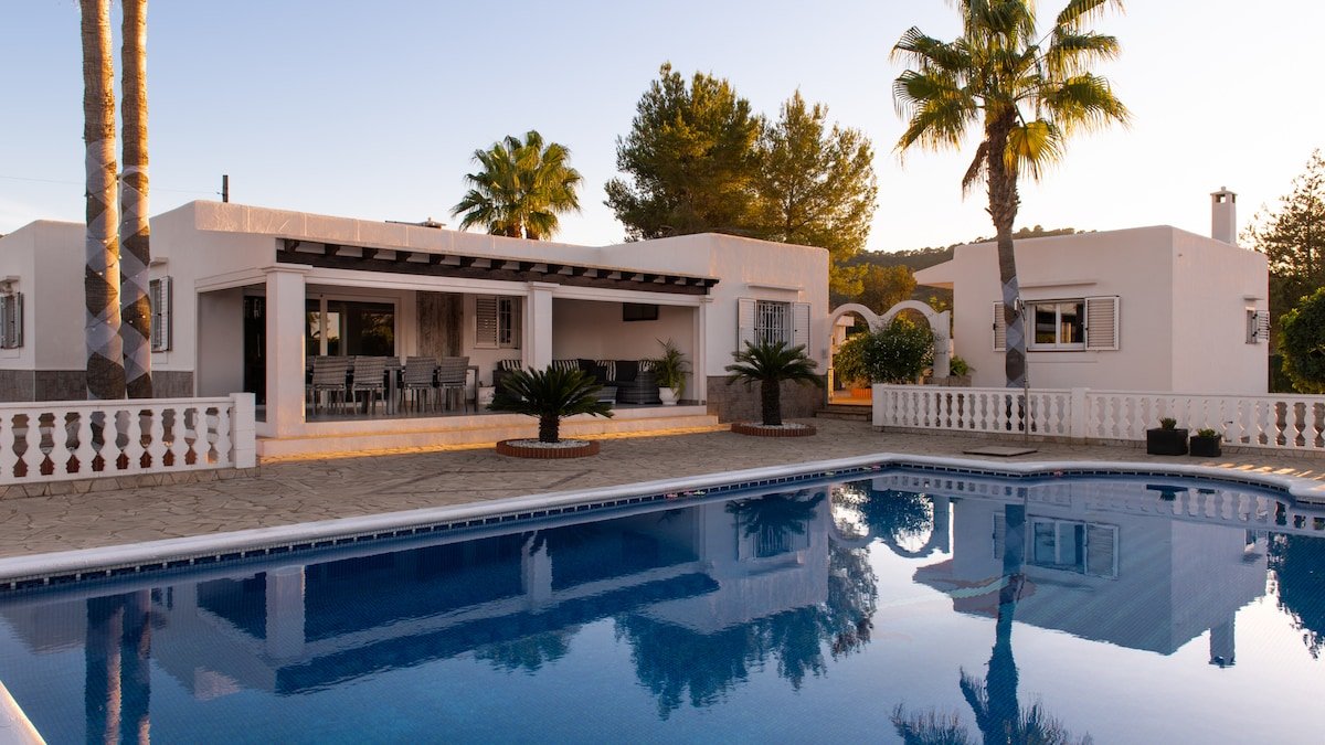 San Rafael- Pool- Tennis Court- Children play area