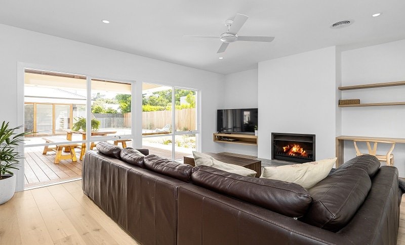 Summertimes with pool, spa and short walk to beach gallery image 3