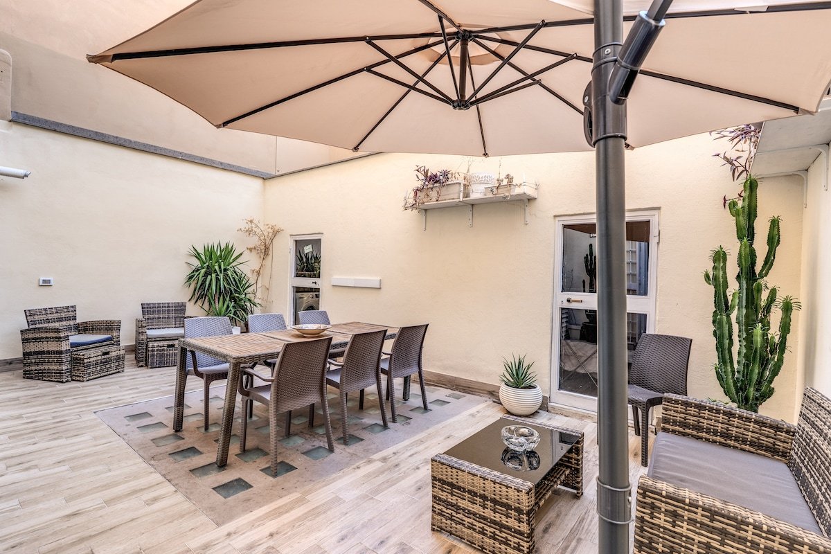 Nala Apt 3 bdr 3 min Termini station pvt terrace gallery image 5