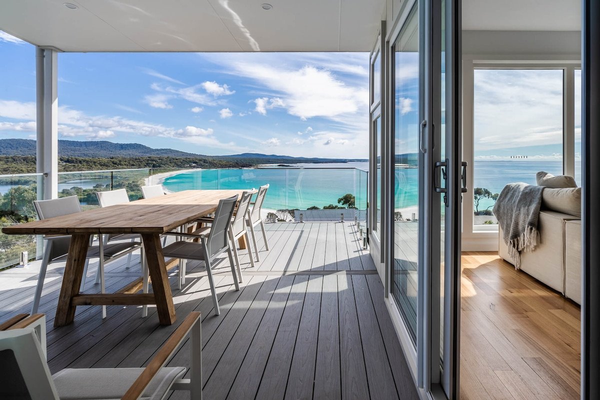 The Lookout Bay of Fires gallery image 2