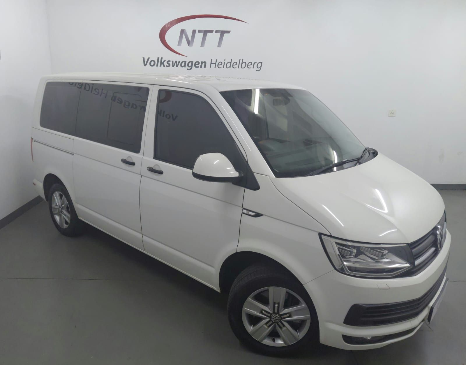 VOLKSWAGEN T6 KOMBI 2.0 BiTDi TRENDLINE PLUS DSG for Sale in South Africa