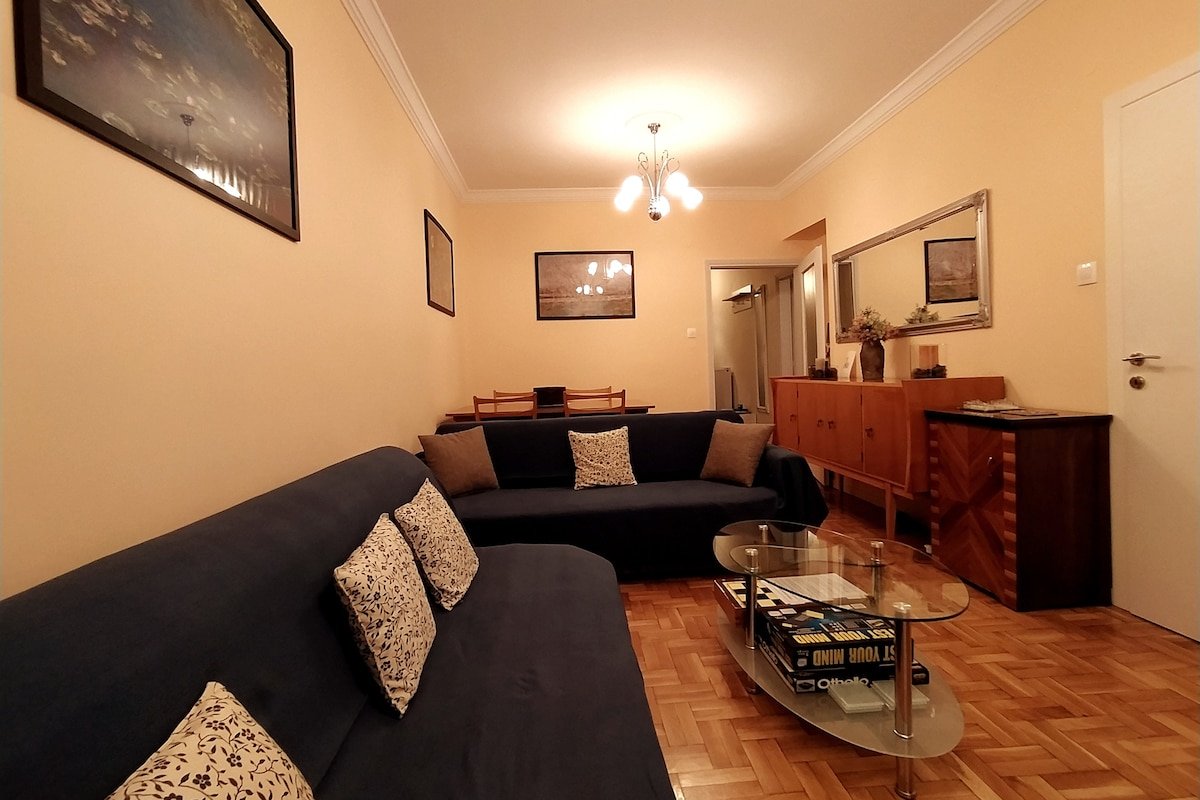 Cozy three BDRMS central APT at five Filippou str gallery image 3